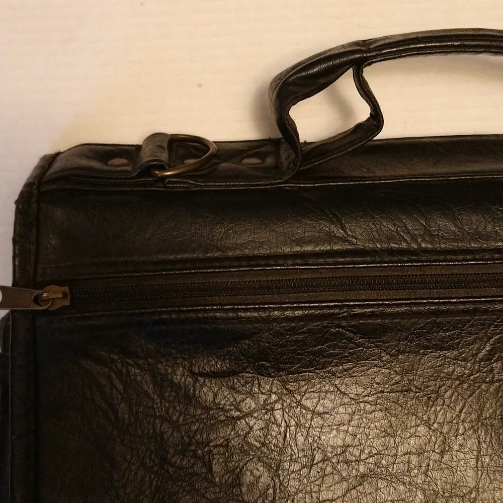 VGUC. Vintage Anheuser-Busch expandable laptop briefcase.